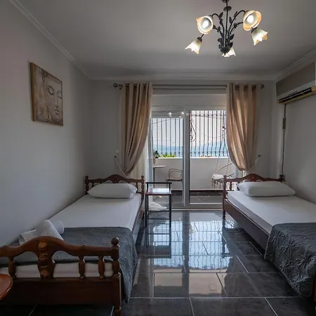Aurora * Sarande